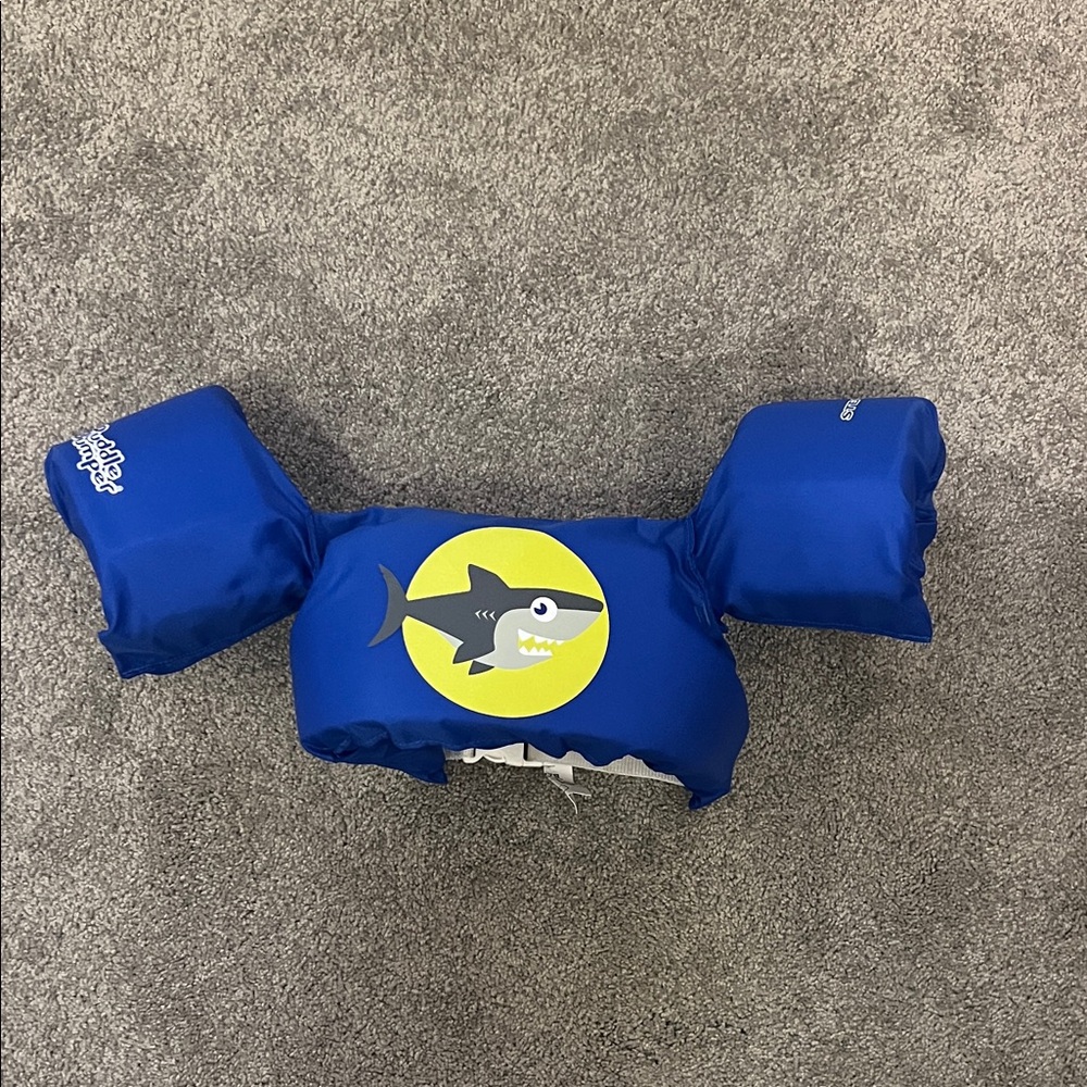 Kids Puddle Jumper Swim Vest with Shark Design NWOT